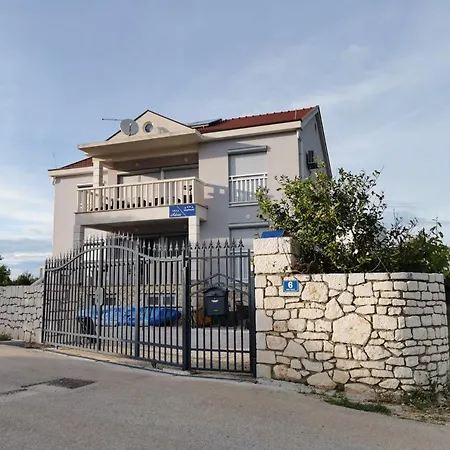 Διαμέρισμα Adria *